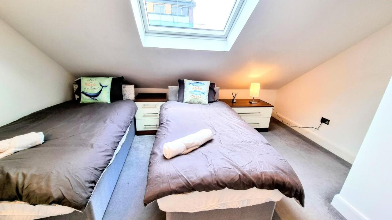 הוילה Surbiton Luxury Garden House 19 מראה חיצוני תמונה