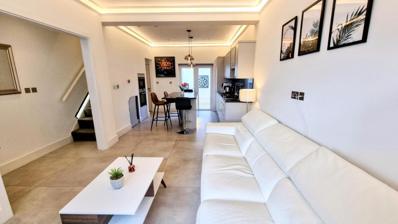 הוילה Surbiton Luxury Garden House 19 מראה חיצוני תמונה
