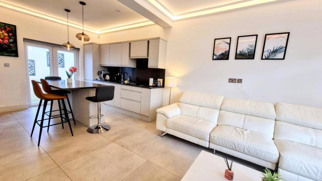 הוילה Surbiton Luxury Garden House 19 מראה חיצוני תמונה