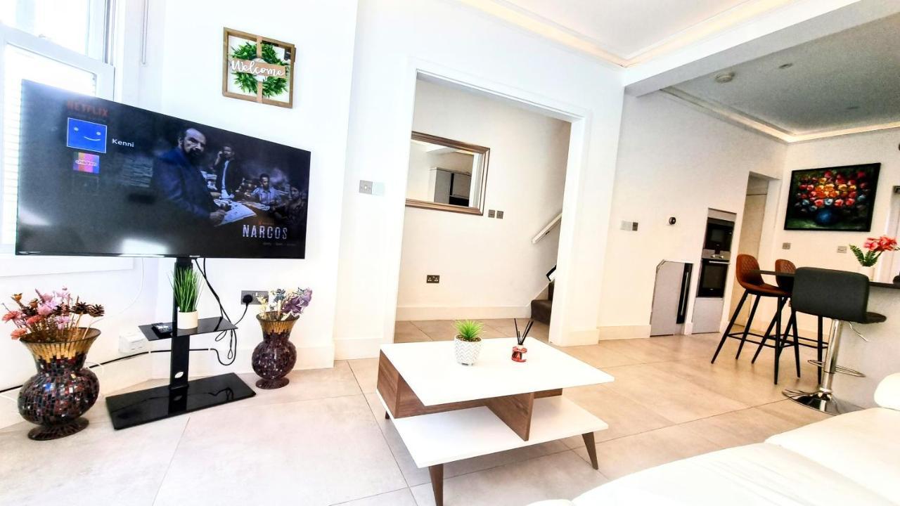 הוילה Surbiton Luxury Garden House 19 מראה חיצוני תמונה