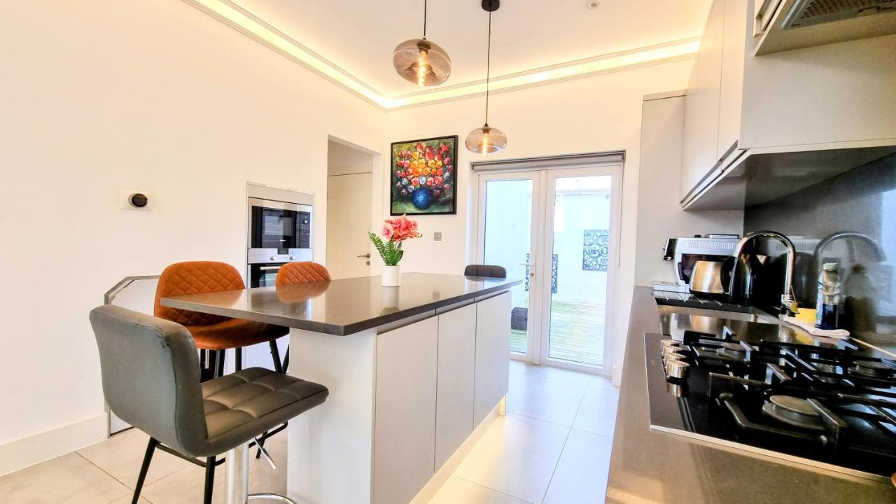 הוילה Surbiton Luxury Garden House 19 מראה חיצוני תמונה