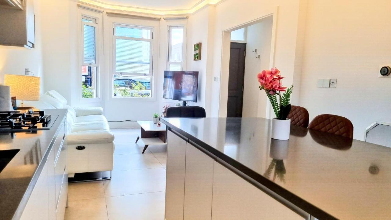 הוילה Surbiton Luxury Garden House 19 מראה חיצוני תמונה