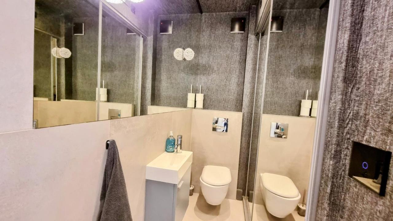 הוילה Surbiton Luxury Garden House 19 מראה חיצוני תמונה