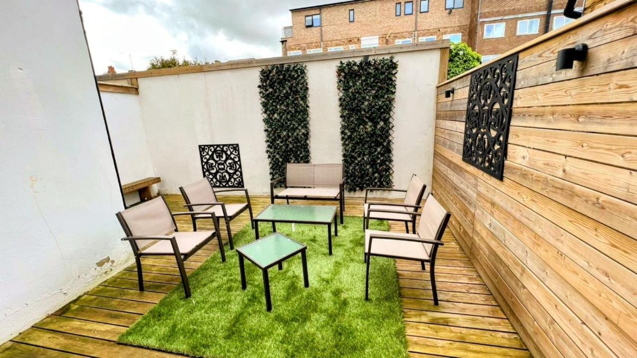 הוילה Surbiton Luxury Garden House 19 מראה חיצוני תמונה